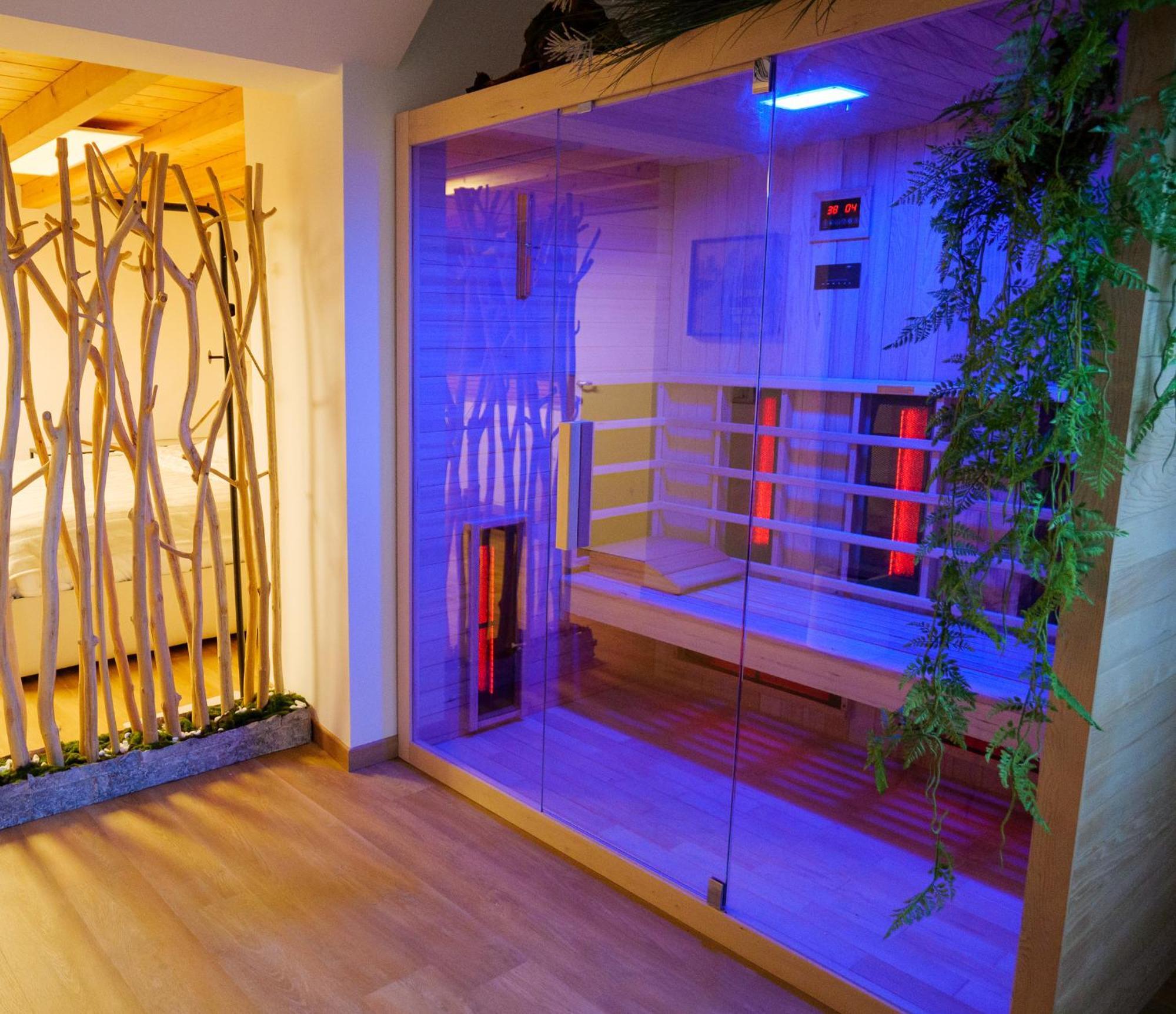 קומו Luxe & Central Haven - Jacuzzi, Sauna, Steam, Private Parking מראה חיצוני תמונה