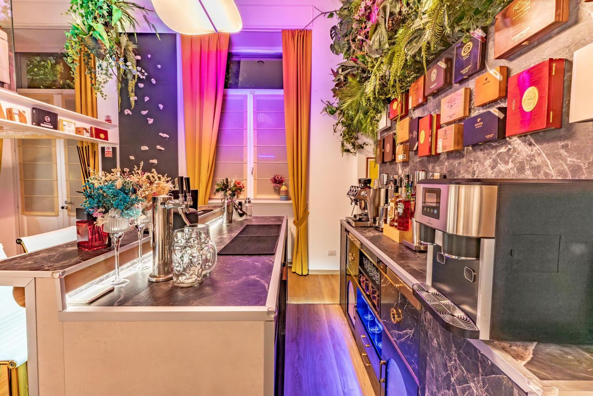 קומו Luxe & Central Haven - Jacuzzi, Sauna, Steam, Private Parking מראה חיצוני תמונה