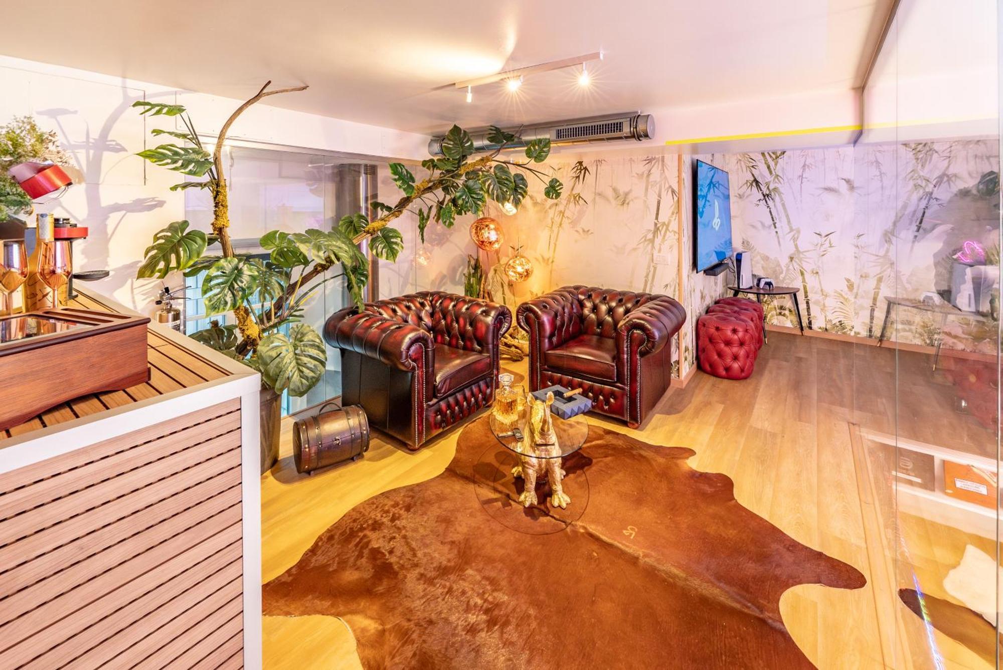 קומו Luxe & Central Haven - Jacuzzi, Sauna, Steam, Private Parking מראה חיצוני תמונה
