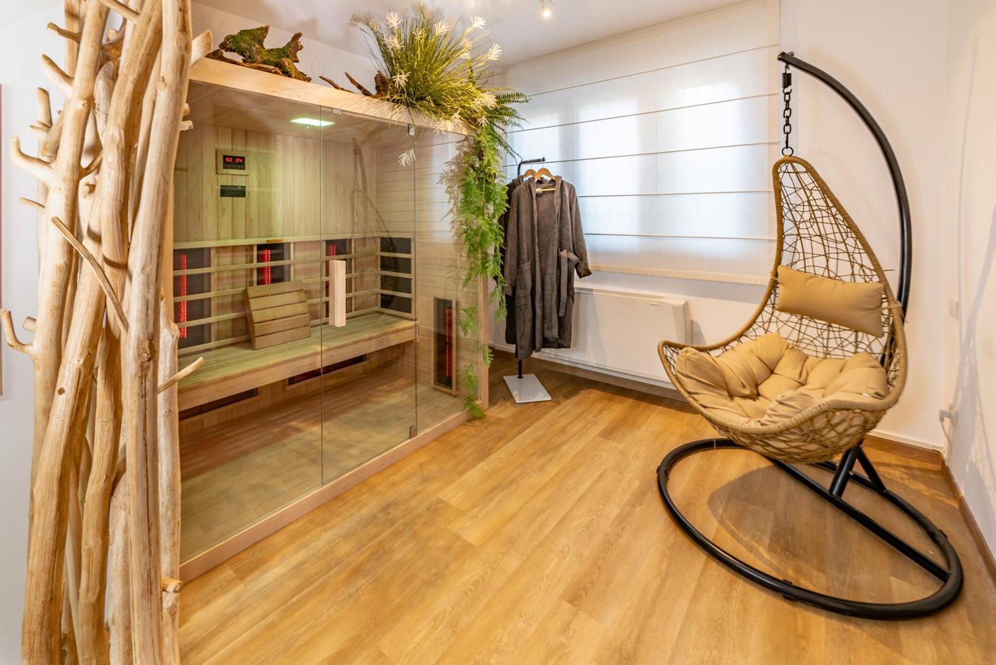 קומו Luxe & Central Haven - Jacuzzi, Sauna, Steam, Private Parking מראה חיצוני תמונה