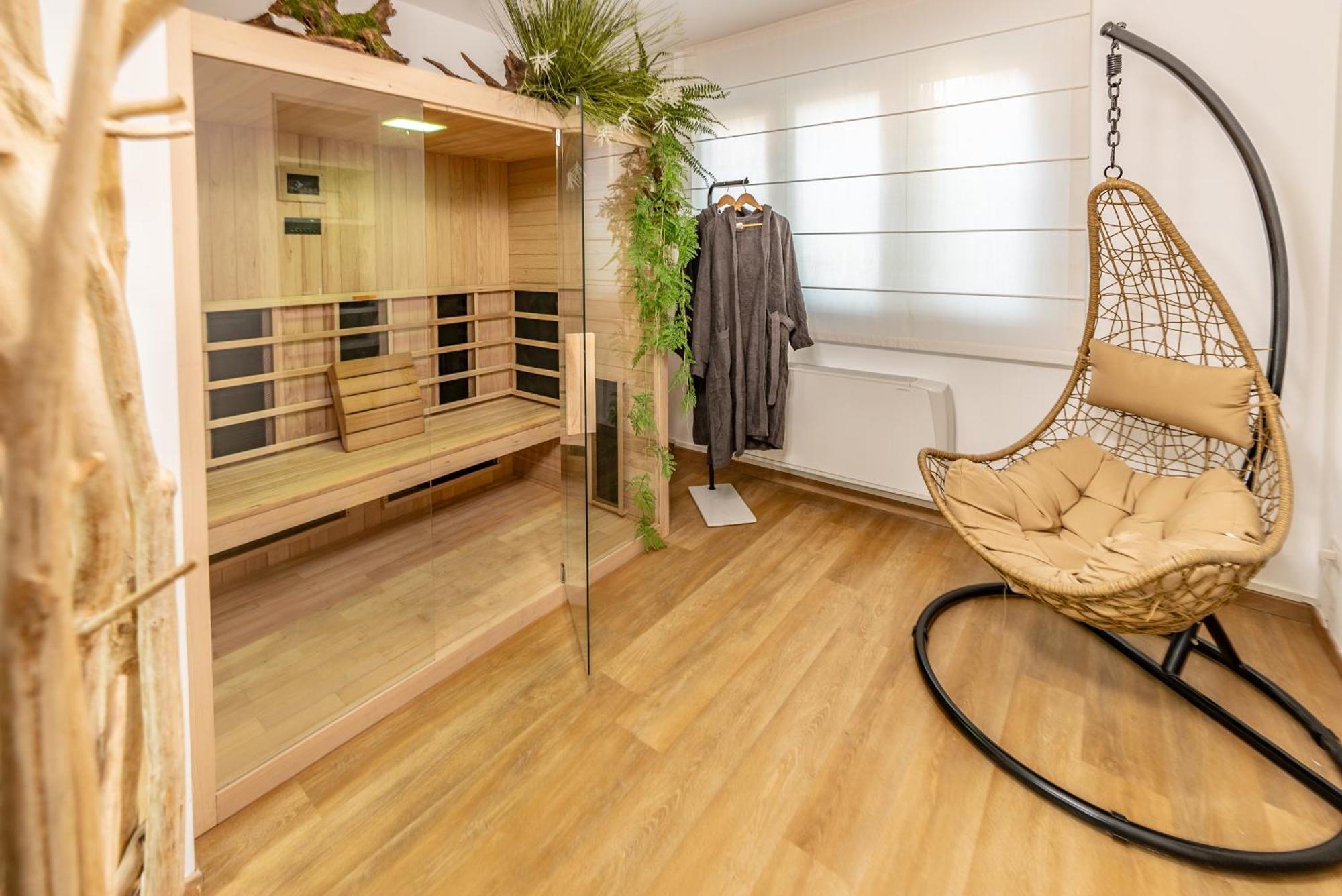 קומו Luxe & Central Haven - Jacuzzi, Sauna, Steam, Private Parking מראה חיצוני תמונה